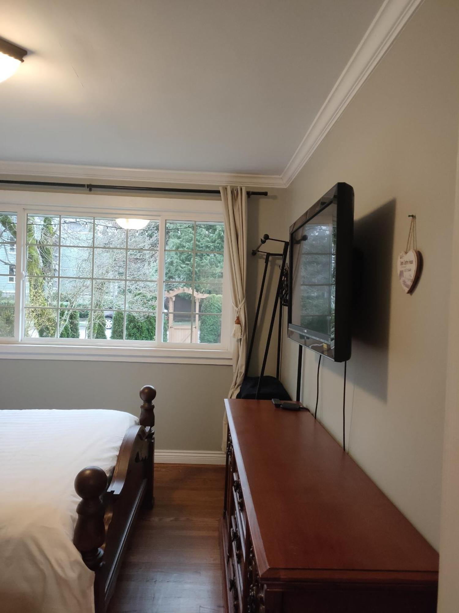 Semi Centre House Hotell White Rock Eksteriør bilde