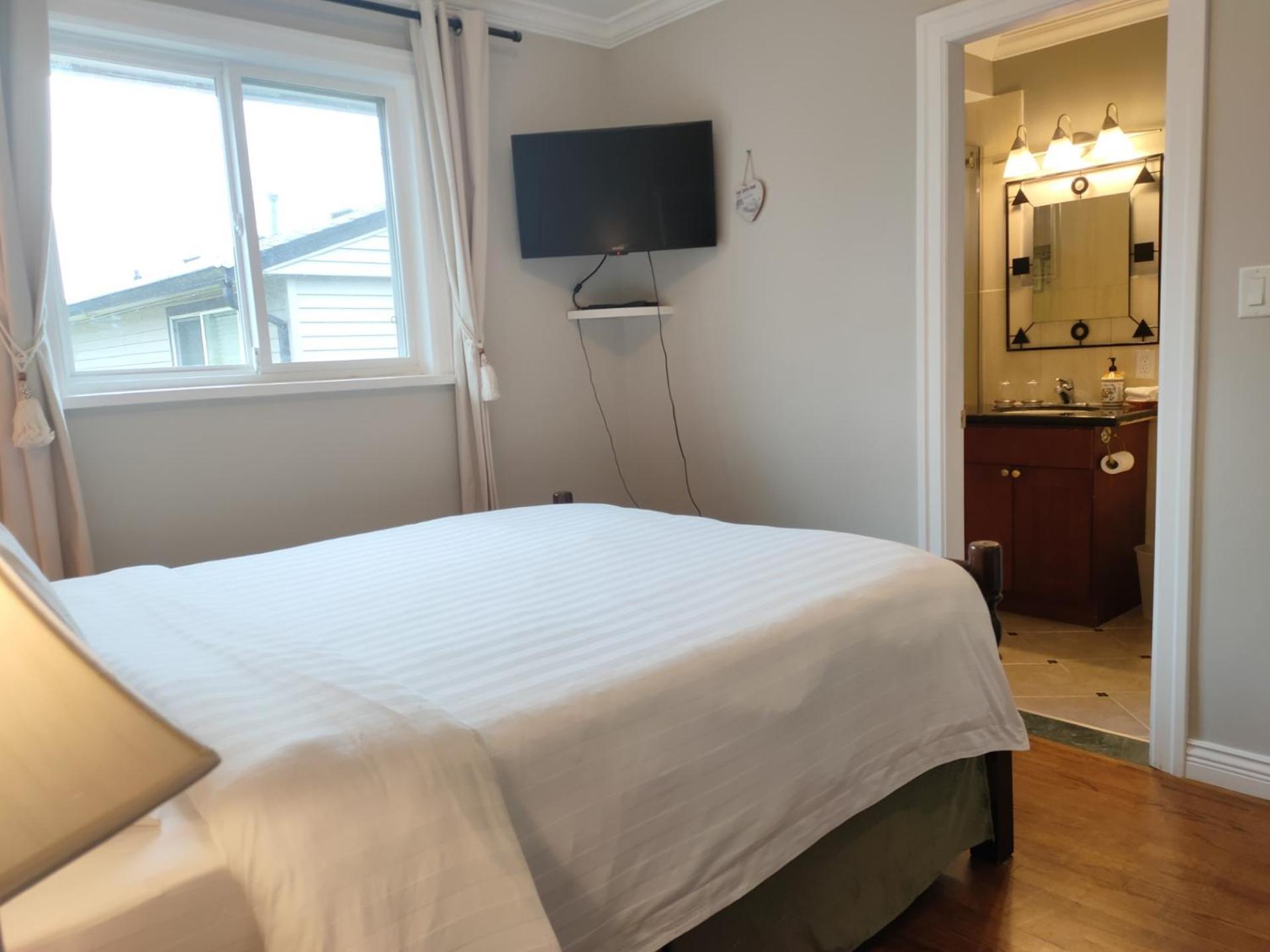 Semi Centre House Hotell White Rock Eksteriør bilde